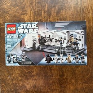 LEGO Star Wars: Boarding the Tantive IV (75387)